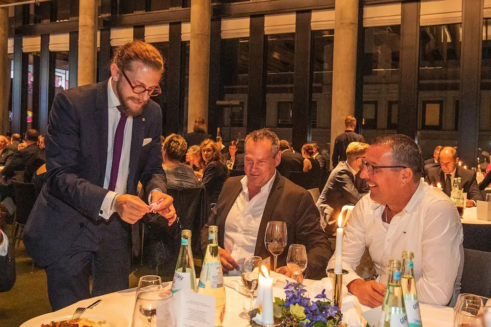 Zauberer Simabu Simon-Alexander Buchhagen – professioneller Zauberkünstler aus Hannover