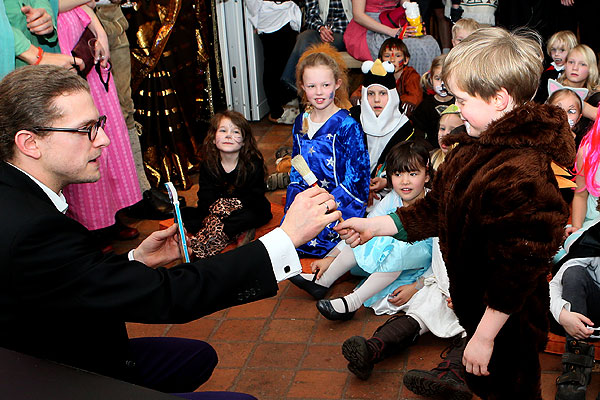 Zauberer Kinder Kindergeburtstag Zauberer Kinder Kindergeburtstag