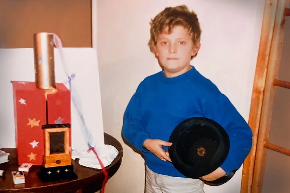 Die Anfänge: Simabu als Kind – erste Tricks und erstes Staunen